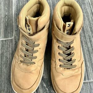 Kids Boy H&M high top sneakers tan no tie shoes Sz 4.5